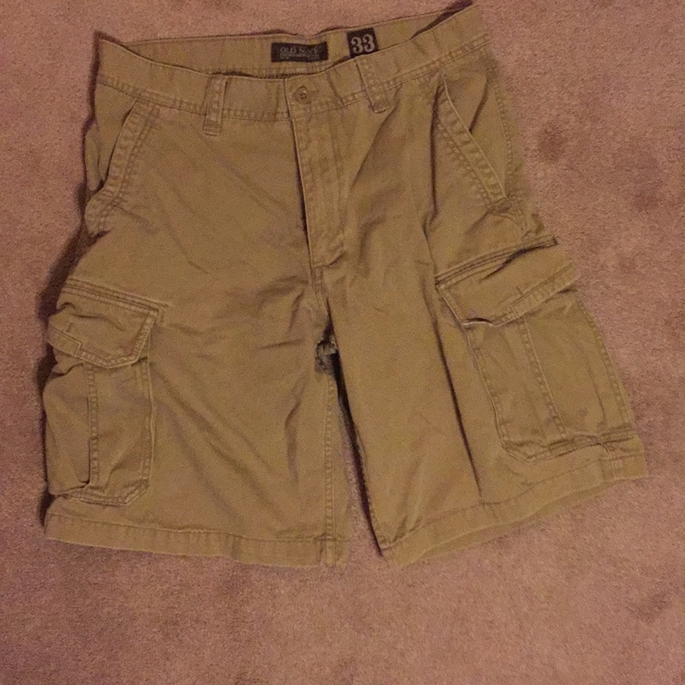 Men’s Beige Old Navy cargo shorts